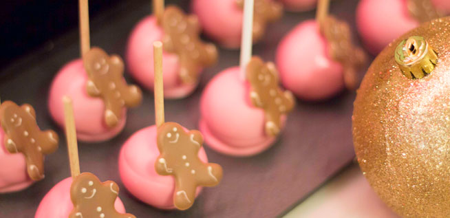 Christmas-Eve-Dessert-buffet-with-Gingerbread-Men-Lollipops[1] - What's On Dubai