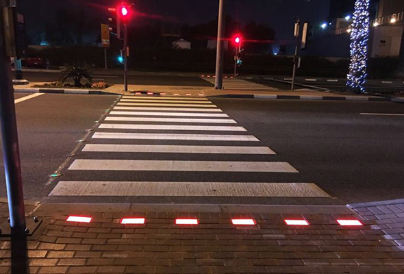 Smart Pedestrian Light Signals Could Make Crossing Roads In Dubai Easier