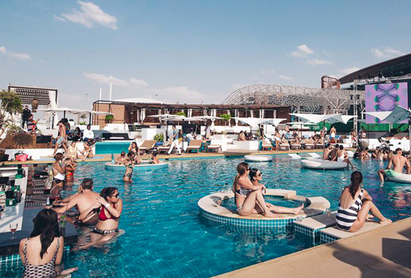 A Guide To Dubais Best Beach Clubs Whats On Dubai