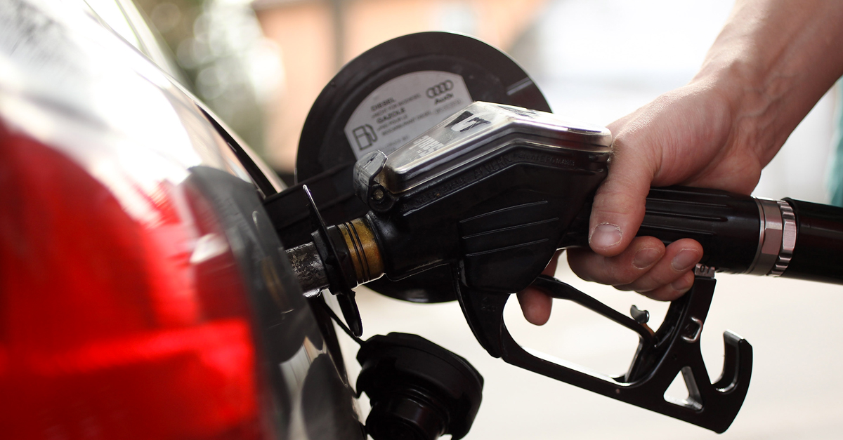 uae-petrol-prices-are-set-to-decrease-in-november