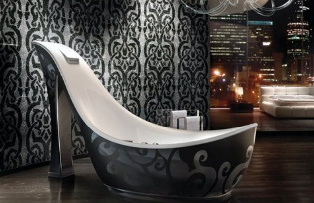 Bathtub by Italian company SICIS