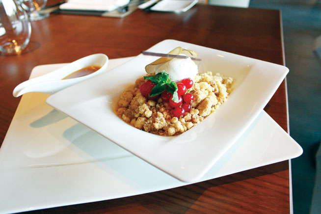 Best desserts in Dubai - Apple crumble at Porterhouse