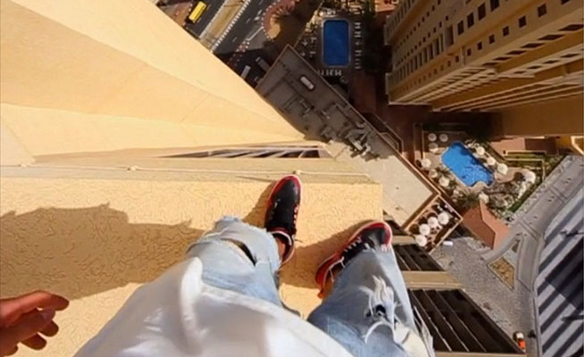 Freerunning in Dubai - Oleg Sherstyachenko stunt
