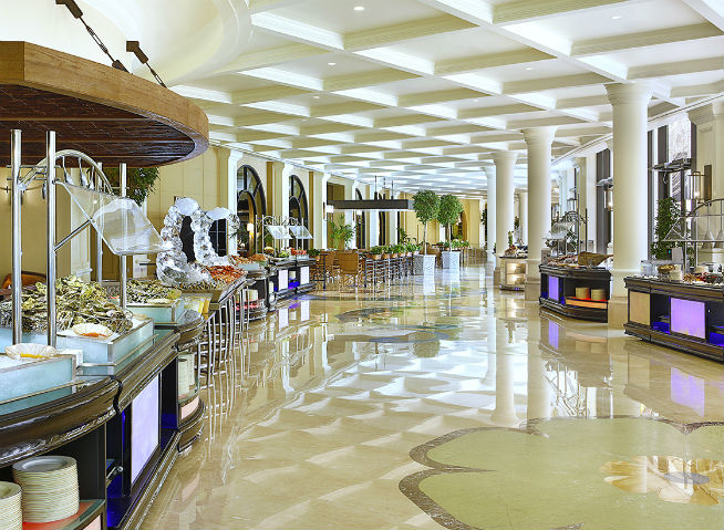 The Ritz-Carlton Abu Dhabi Giornotte Brunch Stations