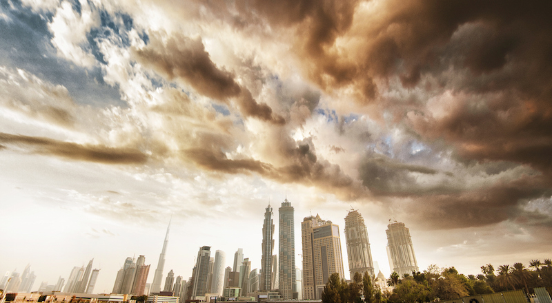 Dubai sandstorm wind Feat