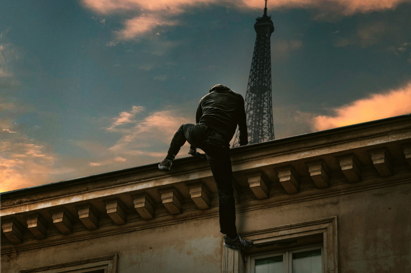 Spiderman of Paris 