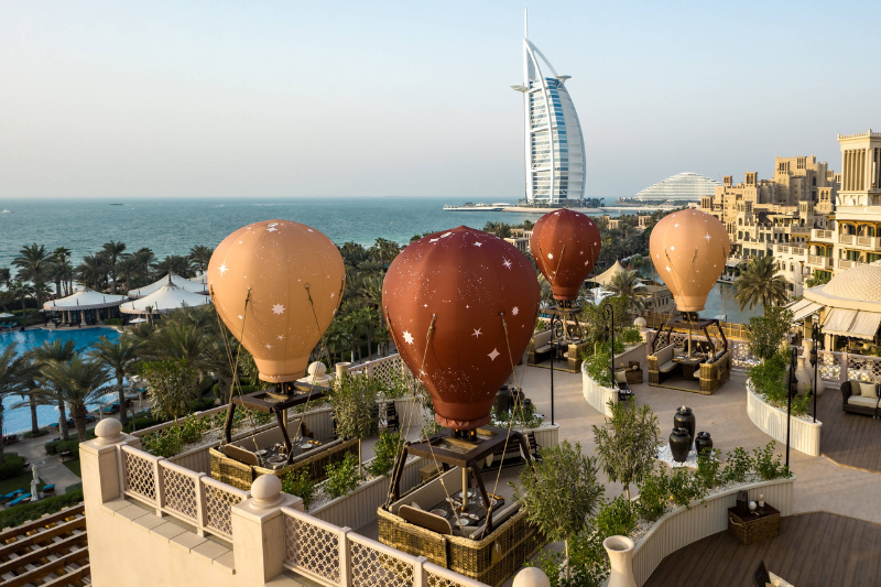 balloons at the palace