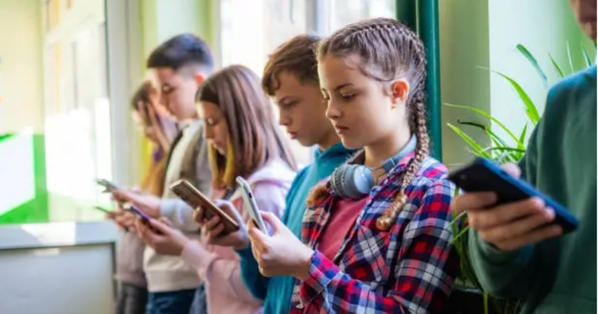 UAE sets social media age limit